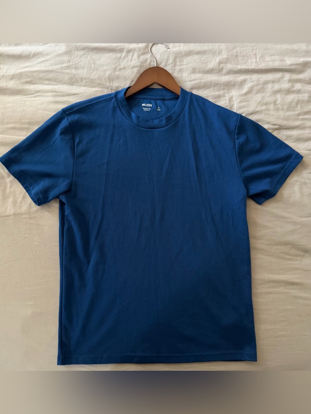 Hollister Men's Solid Royal Blue Crew Neck Tee